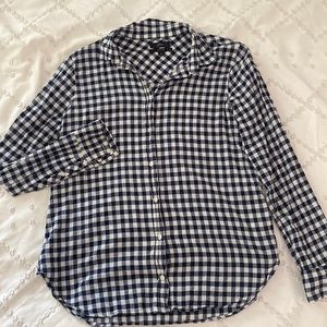 J CREW GINGHAM LONG SLEEVE BUTTON UP